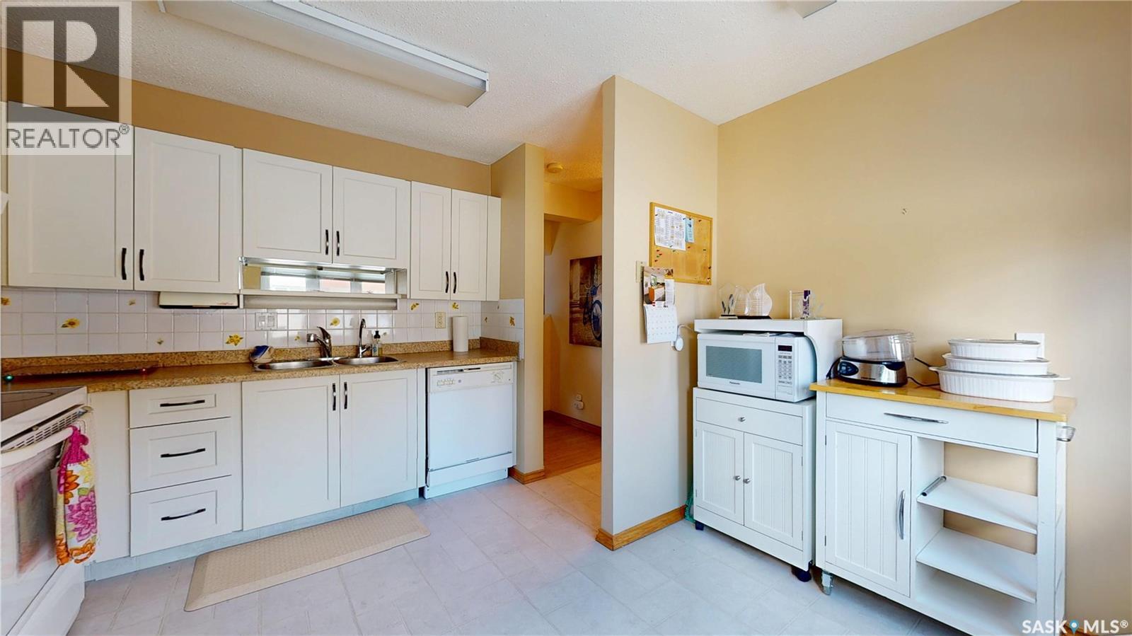 4766 Queen Street, Regina, Saskatchewan  S4S 6G7 - Photo 6 - SK035336