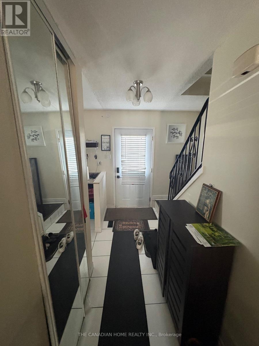 45 Hansen Road E, Brampton, Ontario  L6V 3C5 - Photo 2 - W13099742