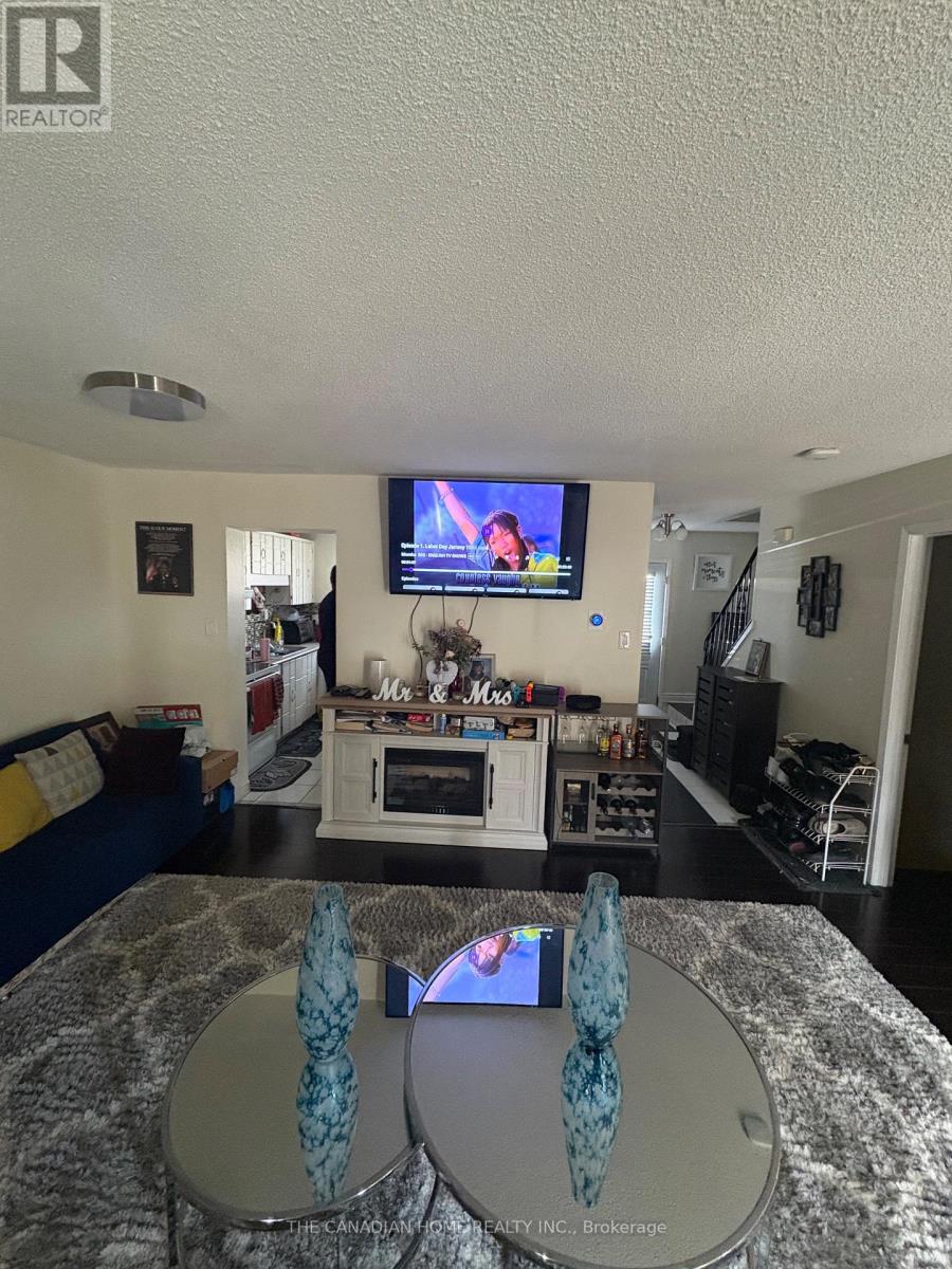 45 Hansen Road E, Brampton, Ontario  L6V 3C5 - Photo 3 - W13099742