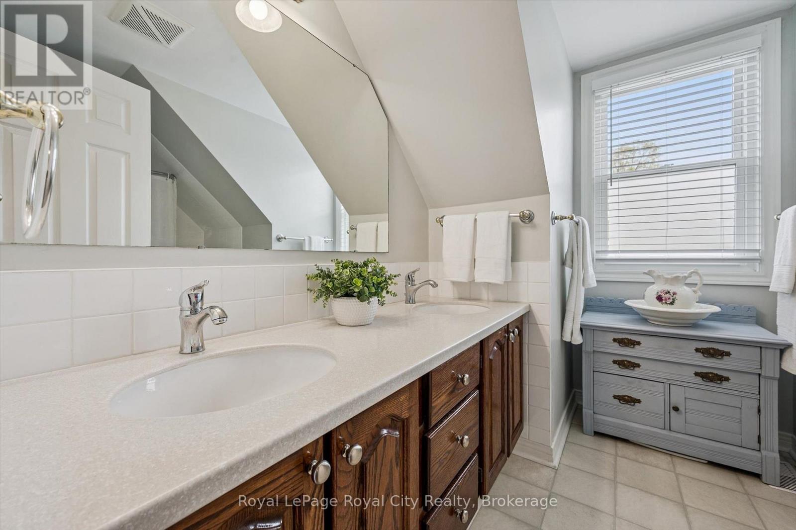 256 West Acres Drive, Guelph (Willow West/sugarbush/west Acres), Ontario  N1H 7P1 - Photo 25 - X13101012