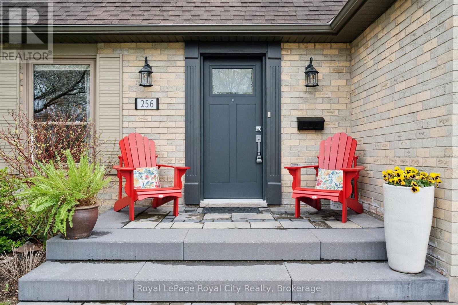 256 West Acres Drive, Guelph (Willow West/sugarbush/west Acres), Ontario  N1H 7P1 - Photo 3 - X13101012