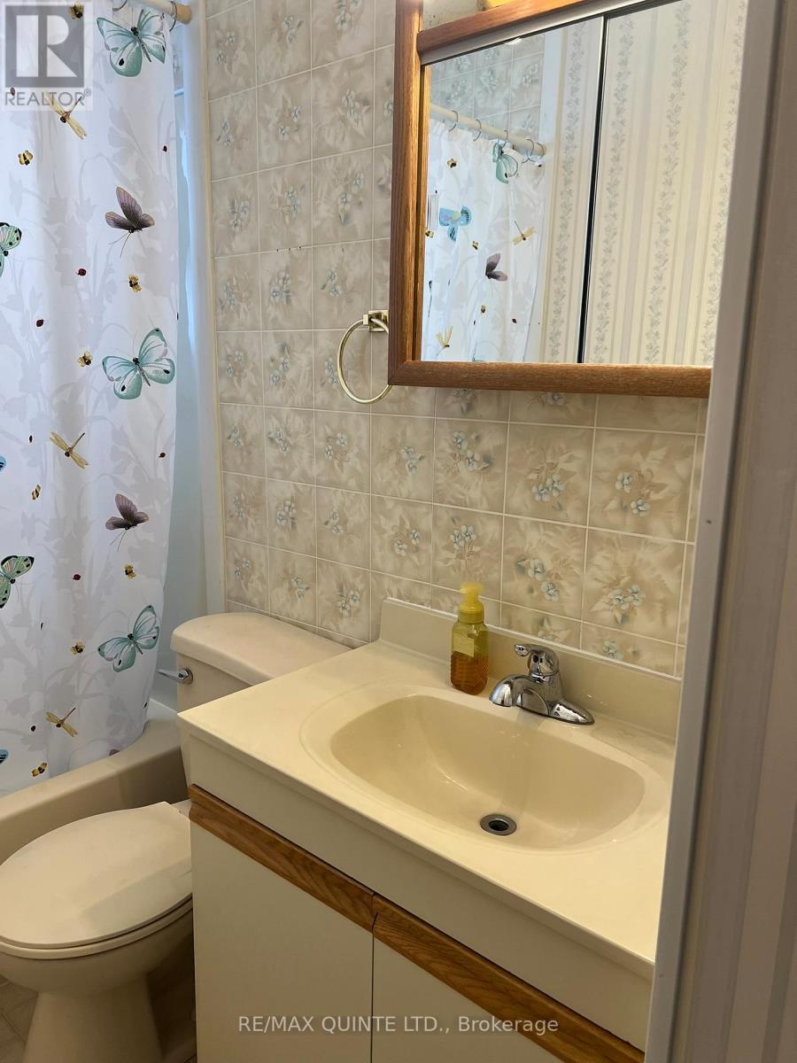 33 Ramsay Avenue, Quinte West (Trenton Ward), Ontario  K8V 2P6 - Photo 11 - X13101038