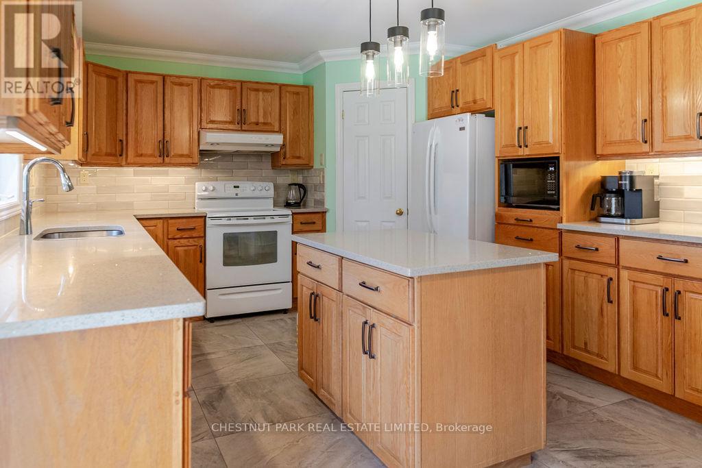 529 Main Street, Prince Edward County (Bloomfield Ward), Ontario  K0K 1G0 - Photo 10 - X13101102