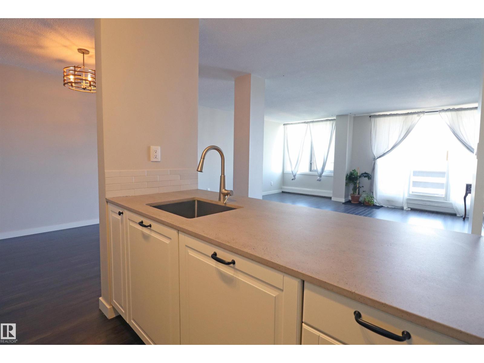 #901 10160 116 St Nw, Edmonton, Alberta  T5K 1V9 - Photo 3 - E4486491