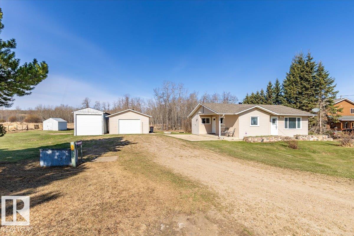 417 Swedberg St, Rural Wetaskiwin County, Alberta  T0C 2C0 - Photo 2 - E4486492