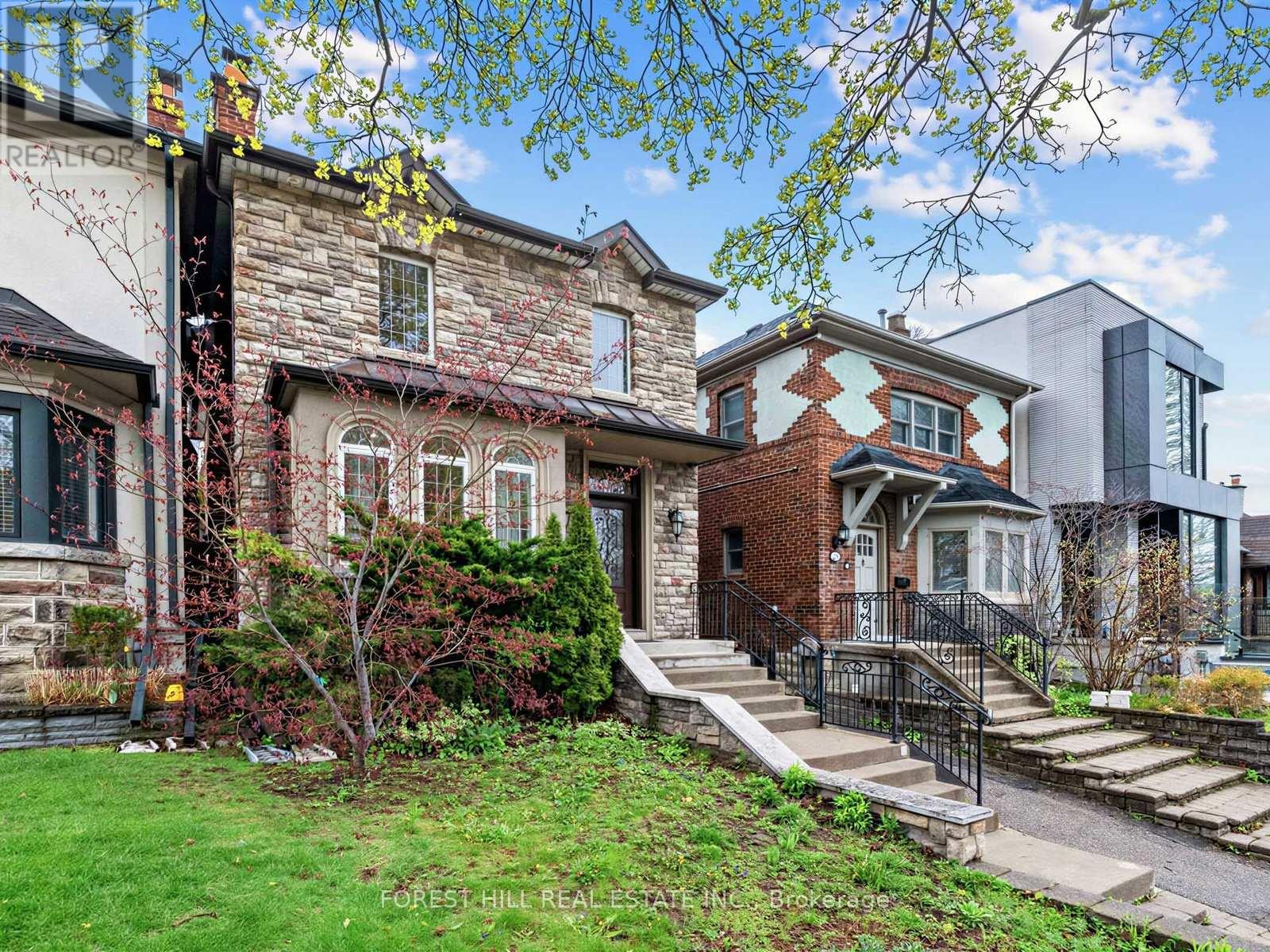 31 LATIMER AVENUE, Toronto, Ontario