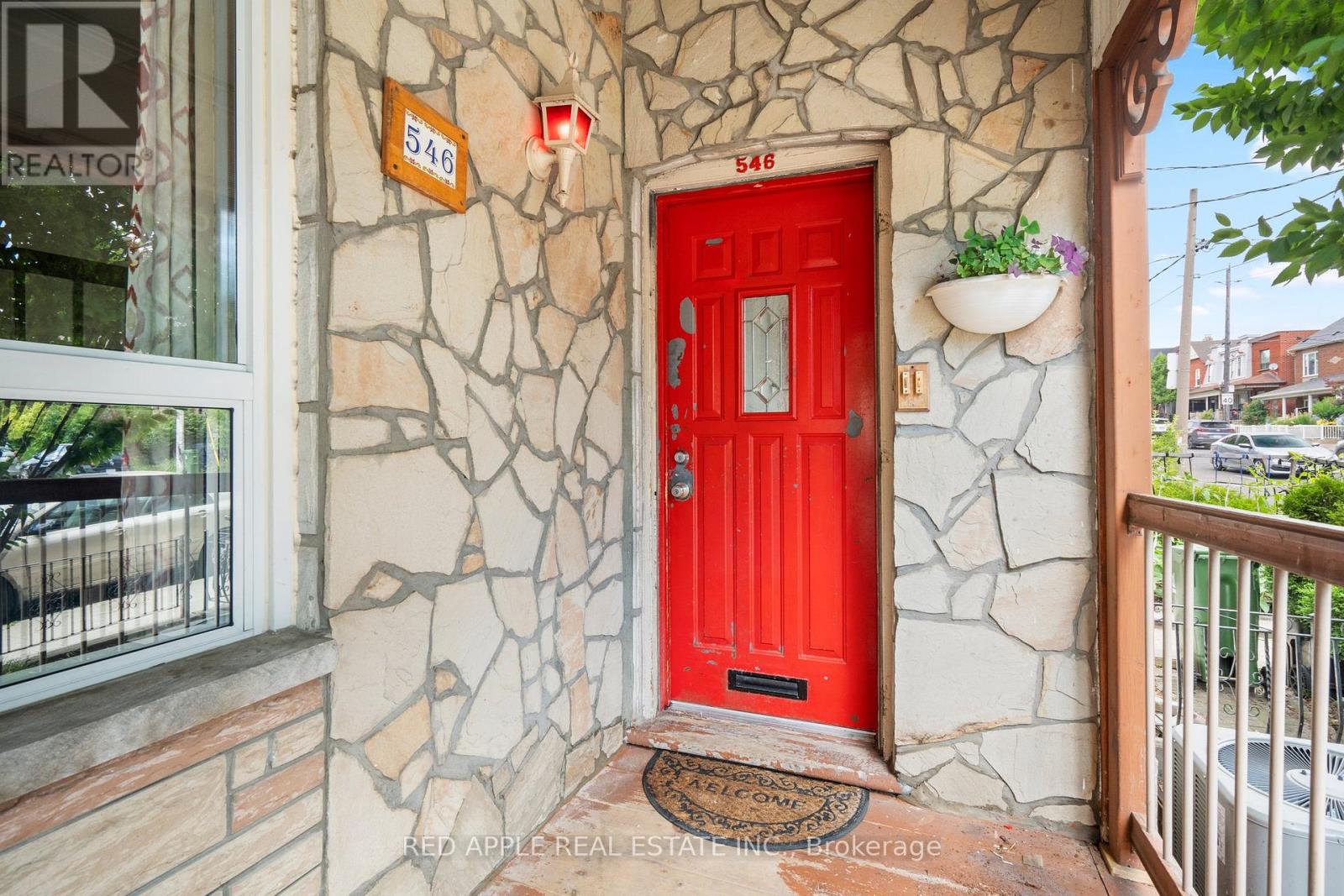 546 Dufferin Street, Toronto (Little Portugal), Ontario  M6K 2A7 - Photo 3 - C13101070