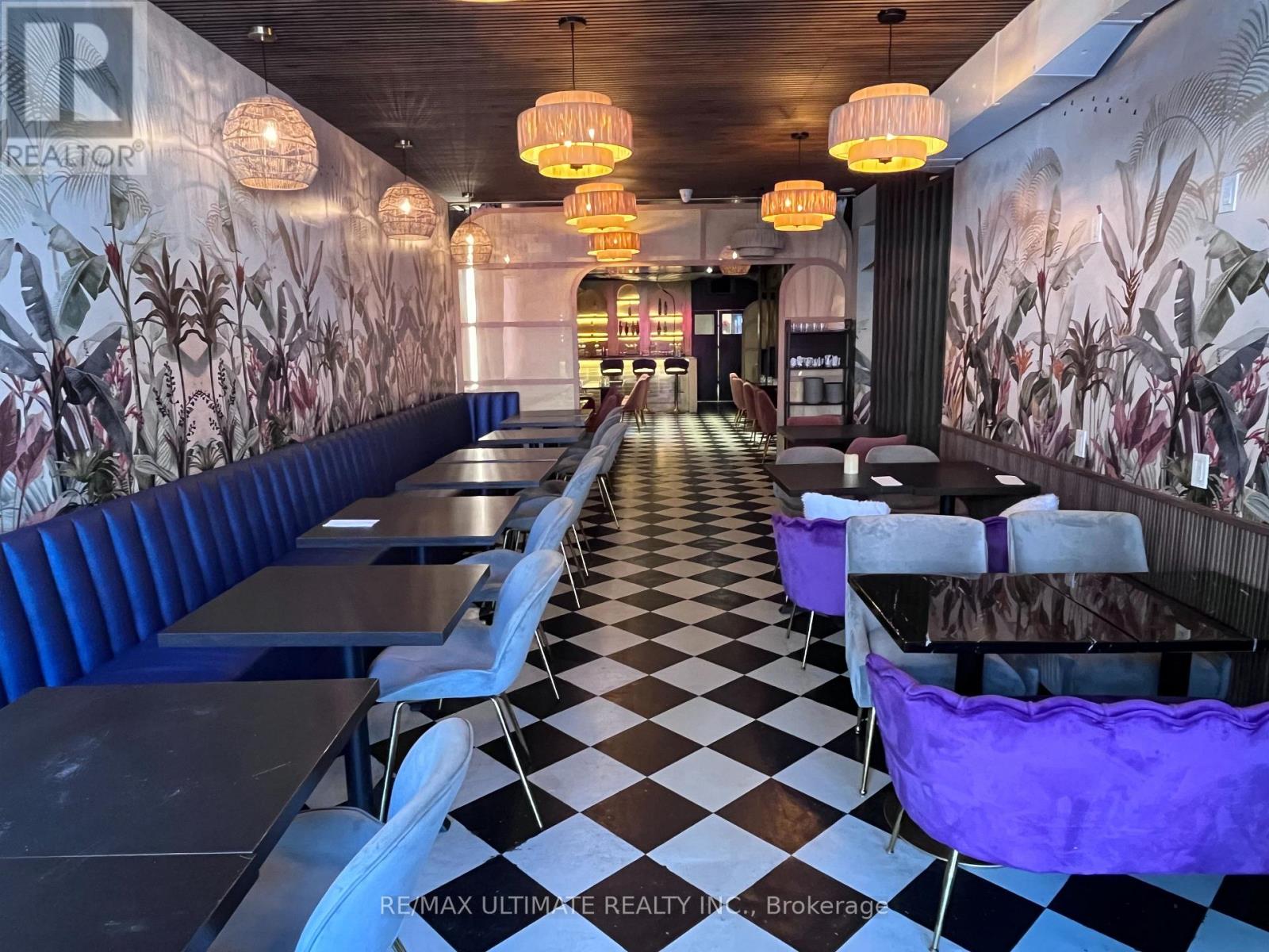 MAIN FLOOR - 633 COLLEGE STREET, Toronto, Ontario