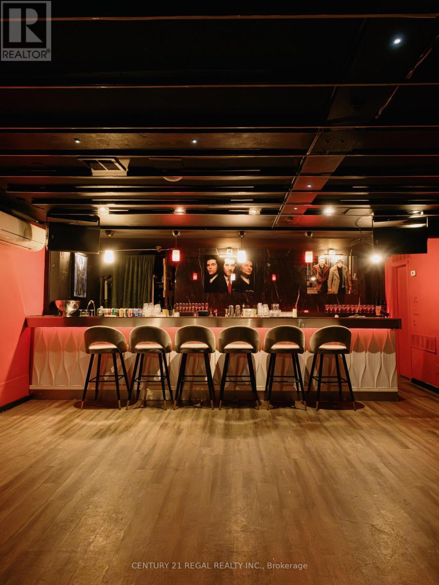 656 COLLEGE STREET, toronto (palmerston-little italy), Ontario