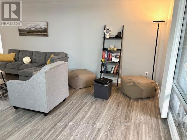 1701 - 5 Massey Square, Toronto, Ontario  M4C 5L6 - Photo 10 - E13100980