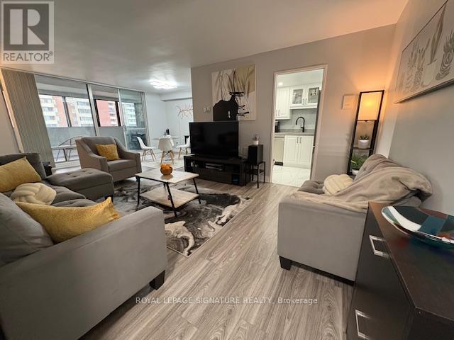 1701 - 5 Massey Square, Toronto, Ontario  M4C 5L6 - Photo 3 - E13100980