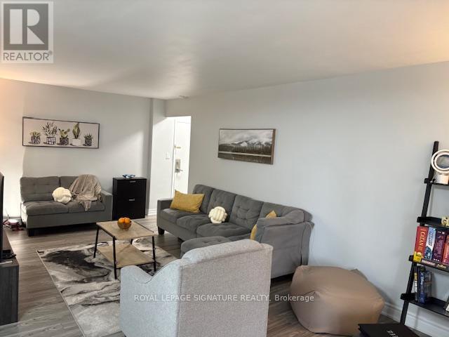 1701 - 5 Massey Square, Toronto, Ontario  M4C 5L6 - Photo 8 - E13100980