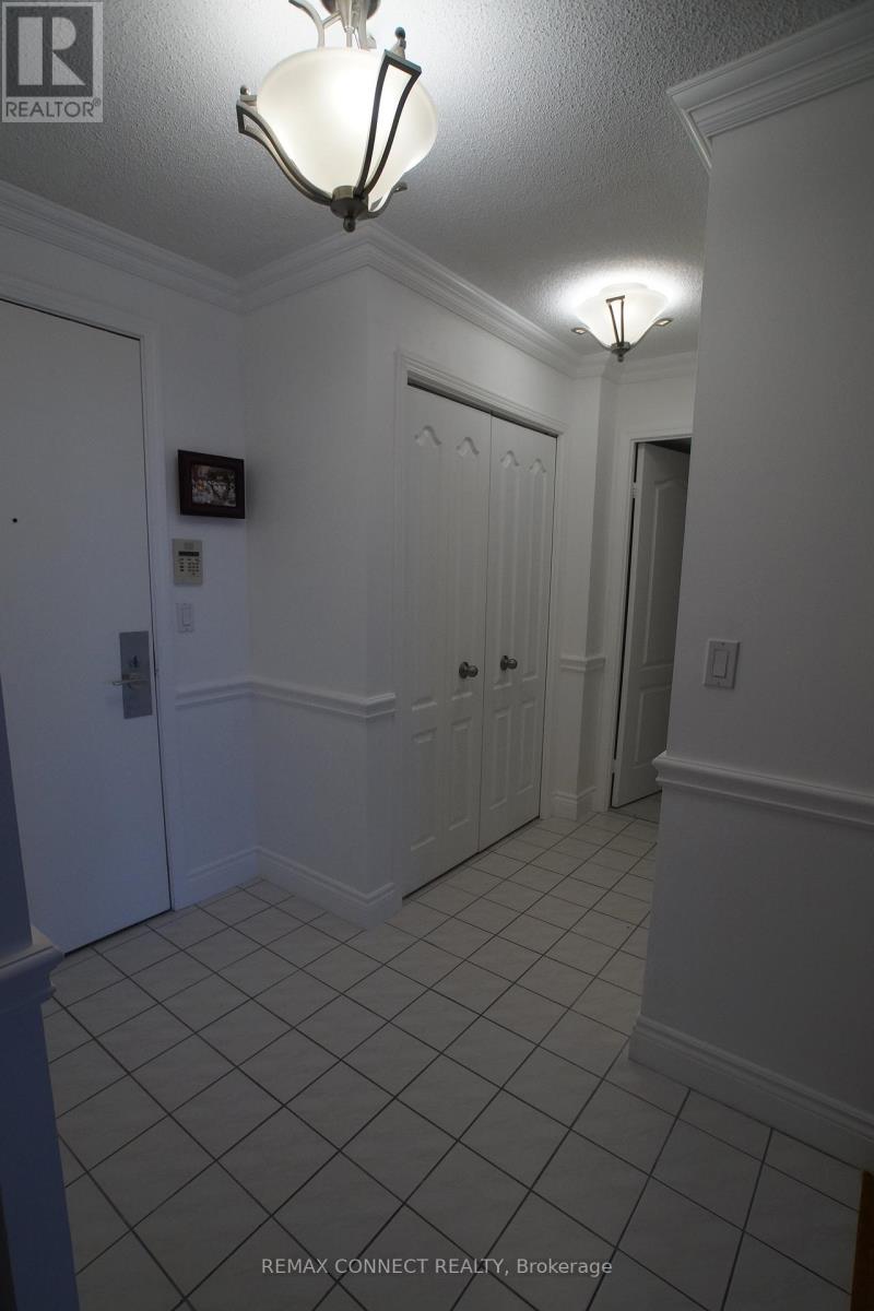 1611 - 1000 The Esplanade Avenue N, Pickering, Ontario  L1V 6V4 - Photo 3 - E13101128