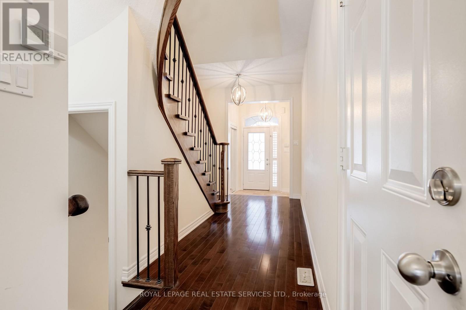 1259 Craigleith Road, Oakville, Ontario  L6H 0B6 - Photo 5 - W12731110