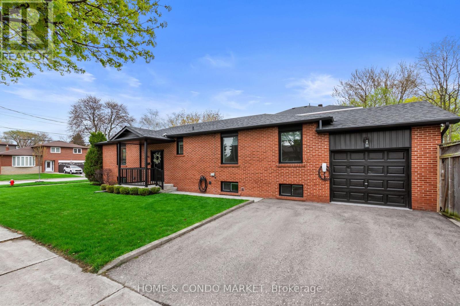 1392 Northmount Avenue, Mississauga, Ontario  L5E 1Y5 - Photo 44 - W13099568