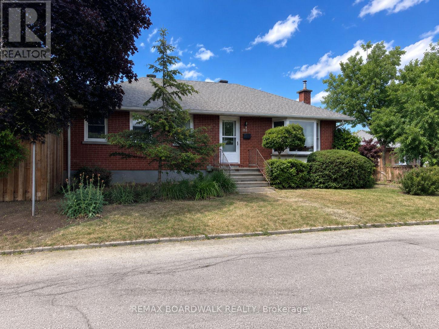 625 CLARKE AVENUE, ottawa, Ontario