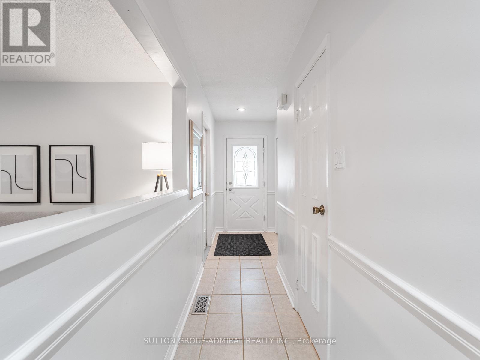 218 Mullen Drive, Vaughan (Brownridge), Ontario  L4J 2P1 - Photo 3 - N13101108