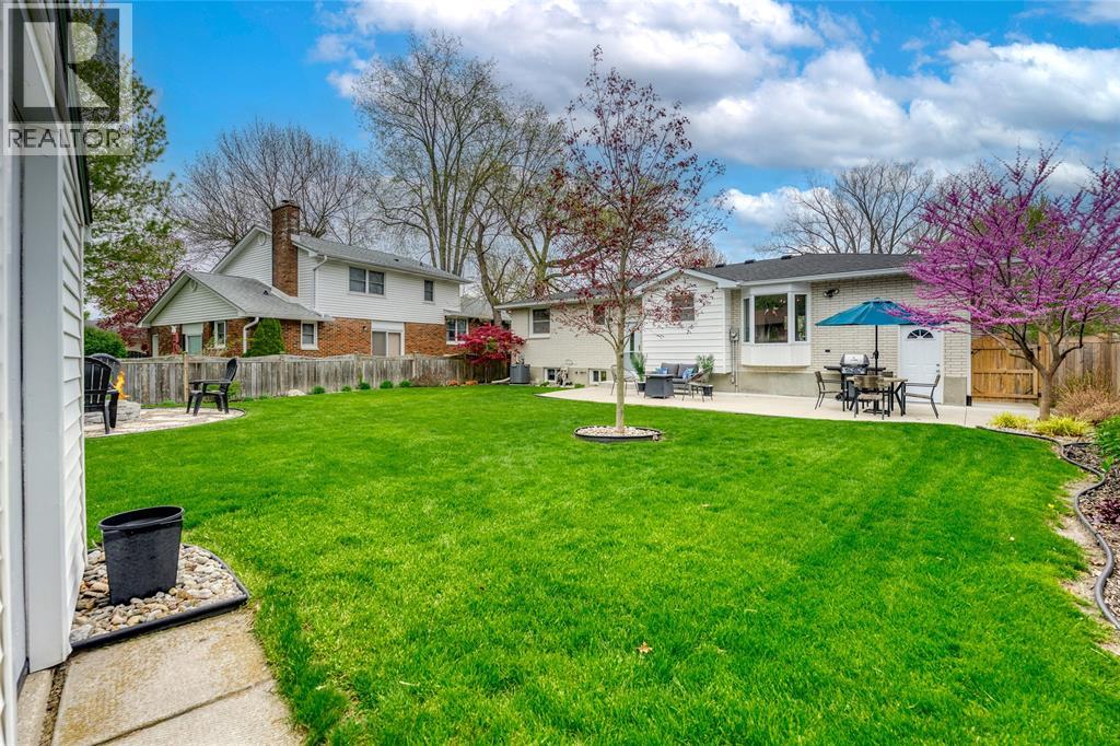 1044 Cathcart Boulevard, Sarnia, Ontario  N7S 2H2 - Photo 6 - 26010171