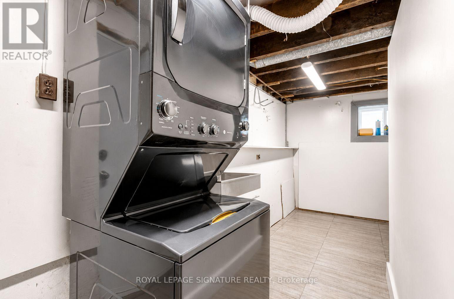 3 Jillson Avenue, Toronto (Runnymede-Bloor West Village), Ontario  M6S 2P3 - Photo 16 - W13100956