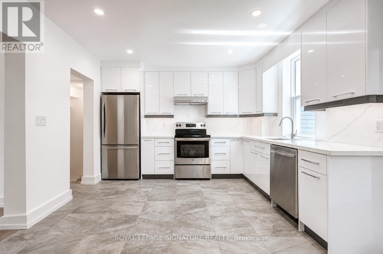 3 Jillson Avenue, Toronto (Runnymede-Bloor West Village), Ontario  M6S 2P3 - Photo 5 - W13100956
