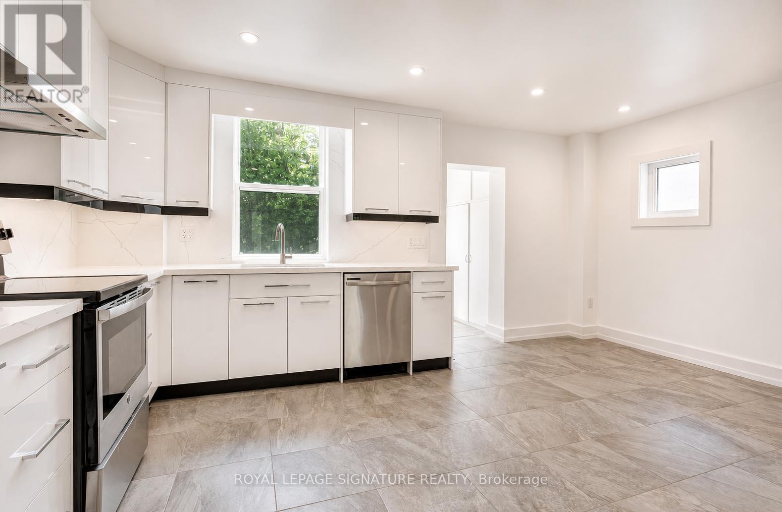 3 Jillson Avenue, Toronto (Runnymede-Bloor West Village), Ontario  M6S 2P3 - Photo 6 - W13100956