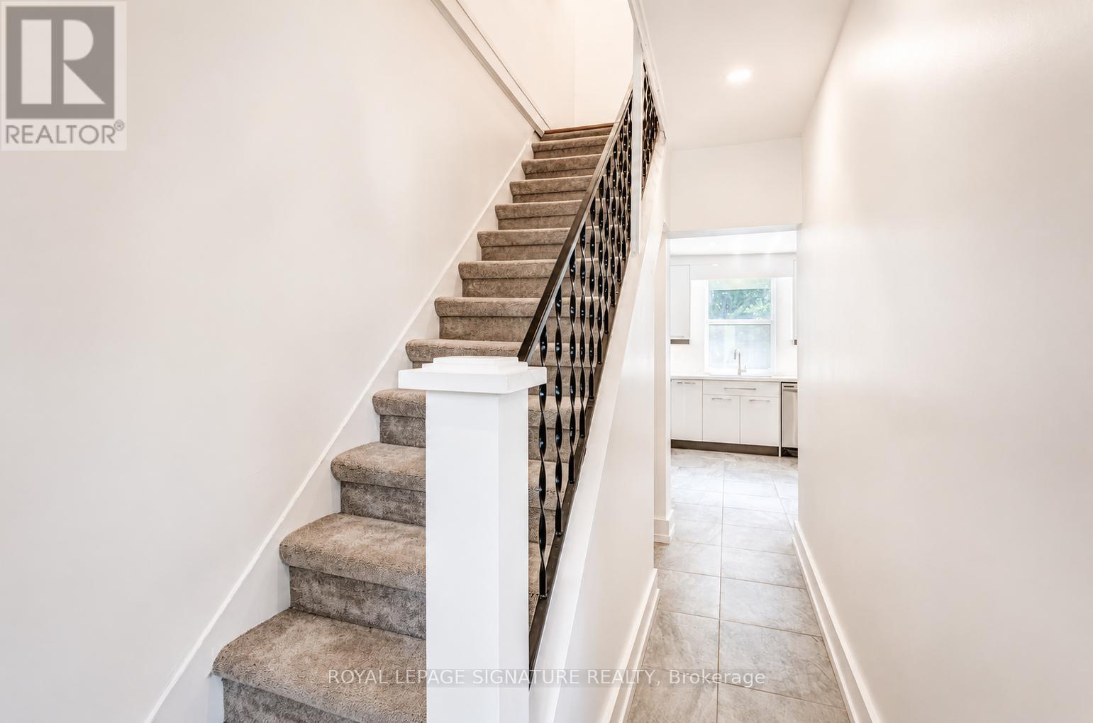 3 Jillson Avenue, Toronto (Runnymede-Bloor West Village), Ontario  M6S 2P3 - Photo 8 - W13100956