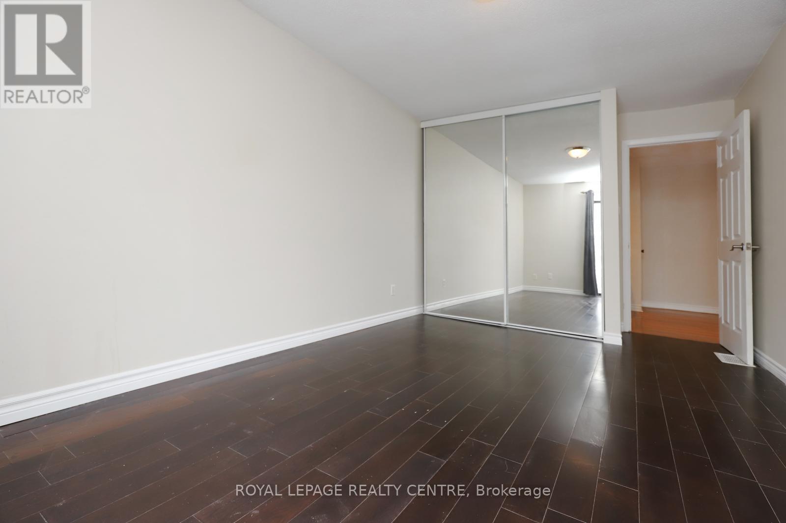 16 - 1021 Cedarglen Gate, Mississauga, Ontario  L5C 3A7 - Photo 31 - W13101030