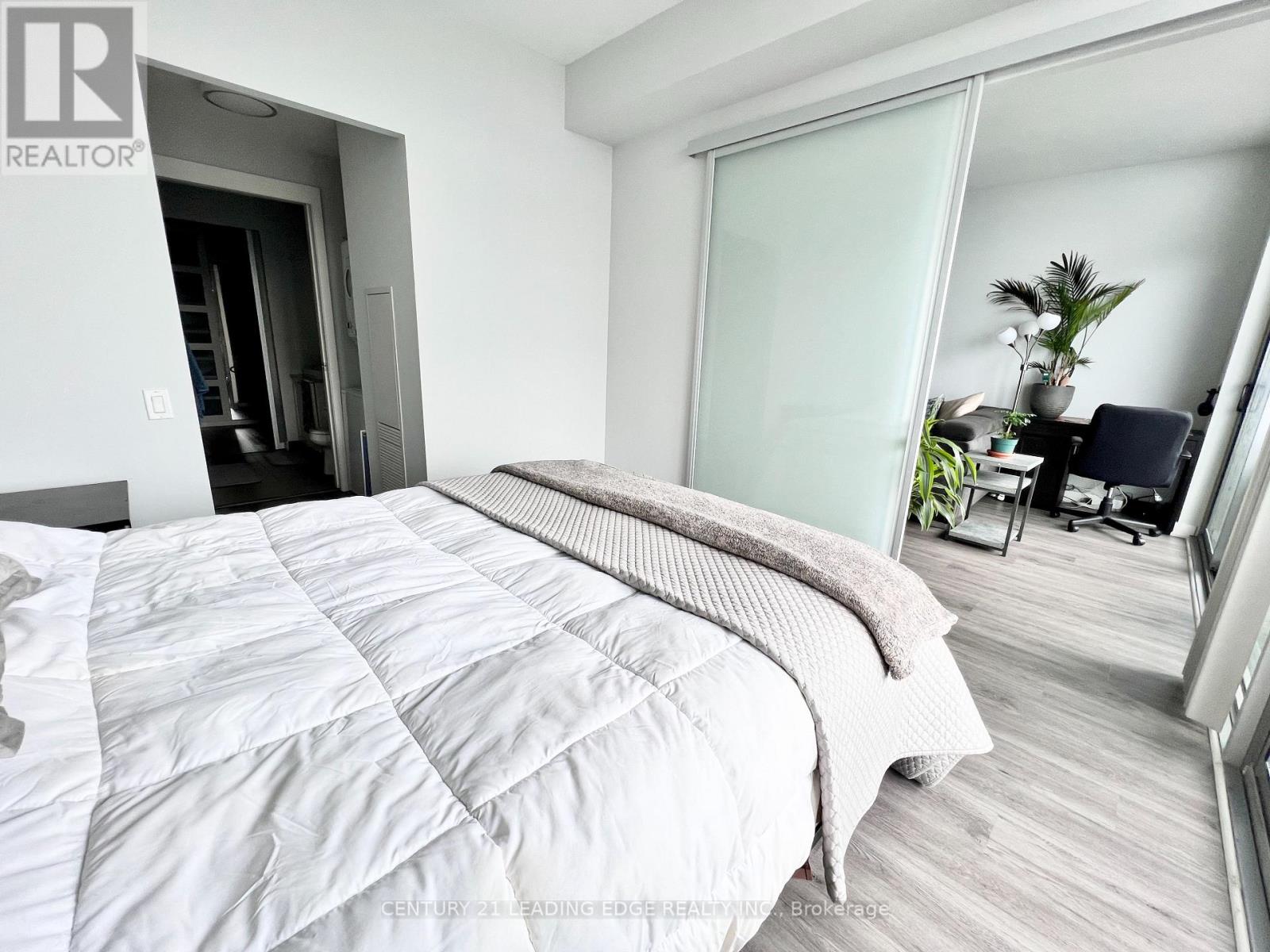3015 - 105 The Queensway, Toronto (High Park-Swansea), Ontario  M6S 5B5 - Photo 15 - W13101058