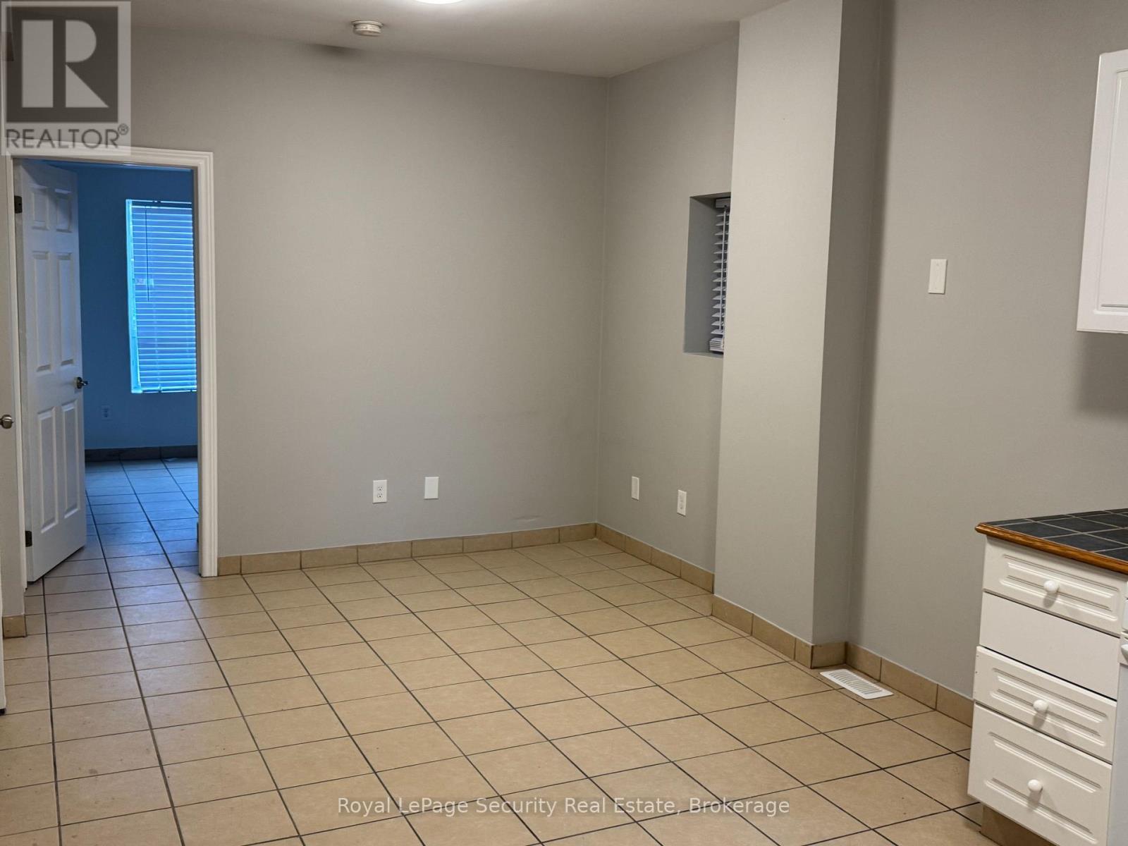 Main - 1136 Dufferin Street, Toronto, Ontario  M6H 4B6 - Photo 2 - W13101088