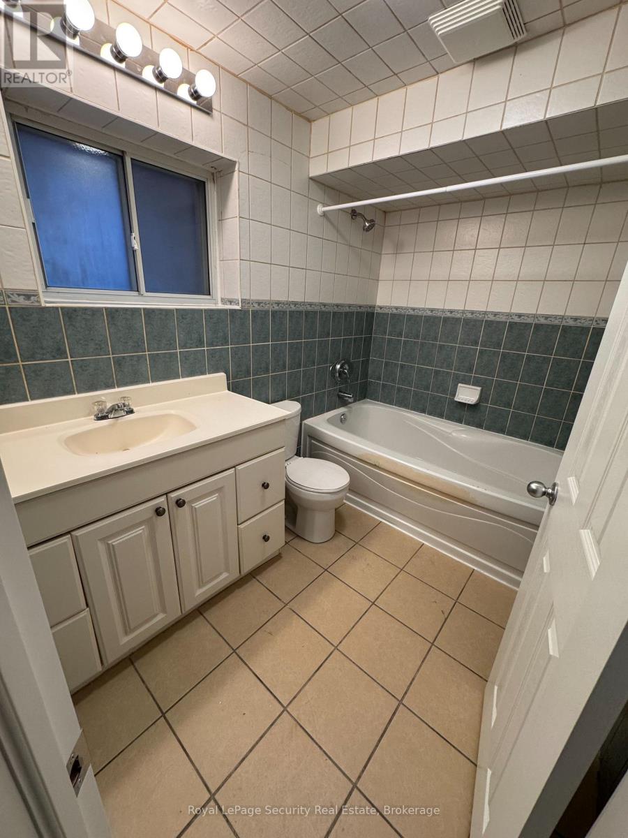 Main - 1136 Dufferin Street, Toronto, Ontario  M6H 4B6 - Photo 7 - W13101088