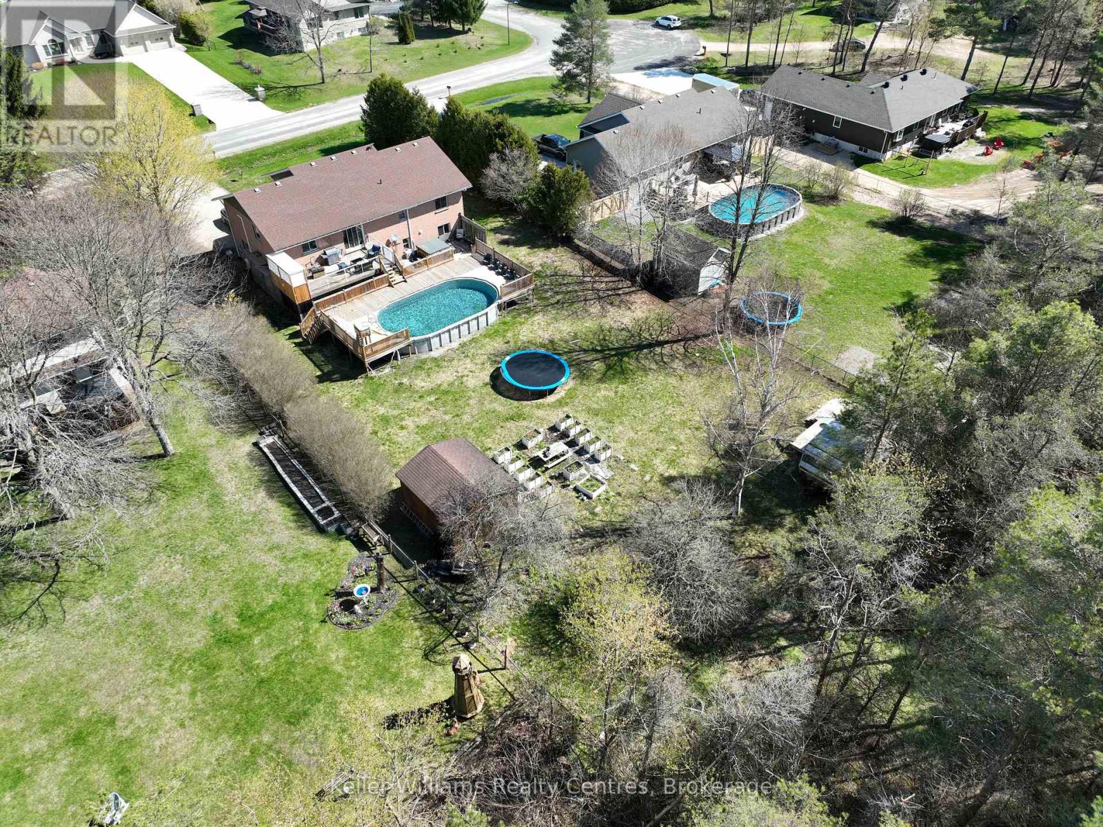 27 Pine Tree Drive, South Bruce Peninsula, Ontario  N0H 1P0 - Photo 45 - X12630506