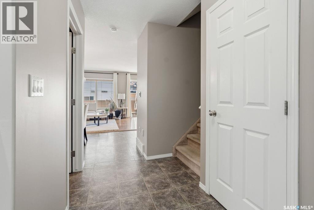 4672 Marigold Drive, Regina, Saskatchewan  S4X 4S5 - Photo 4 - SK035372