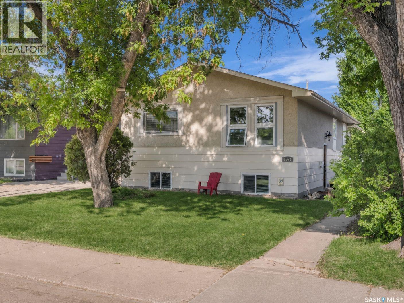 1534 9th Avenue N, Saskatoon, Saskatchewan  S7K 2Z7 - Photo 1 - SK035147