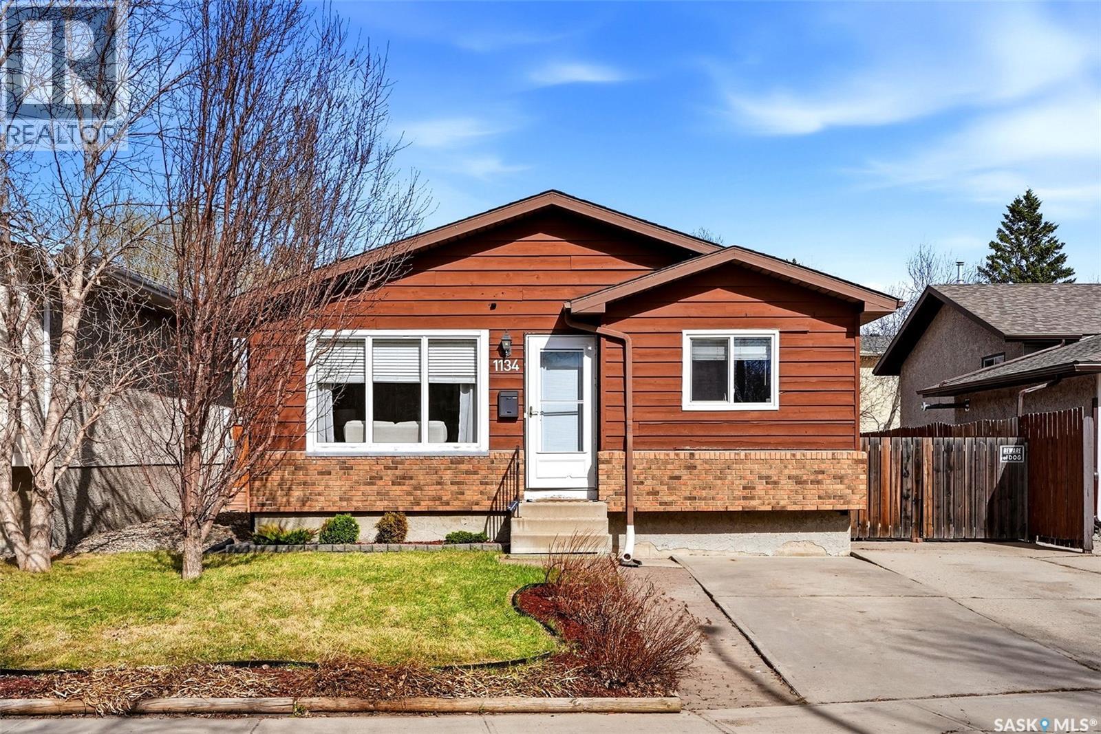 1134 Ferguson Crescent, Regina, Saskatchewan  S4N 6V4 - Photo 2 - SK035098