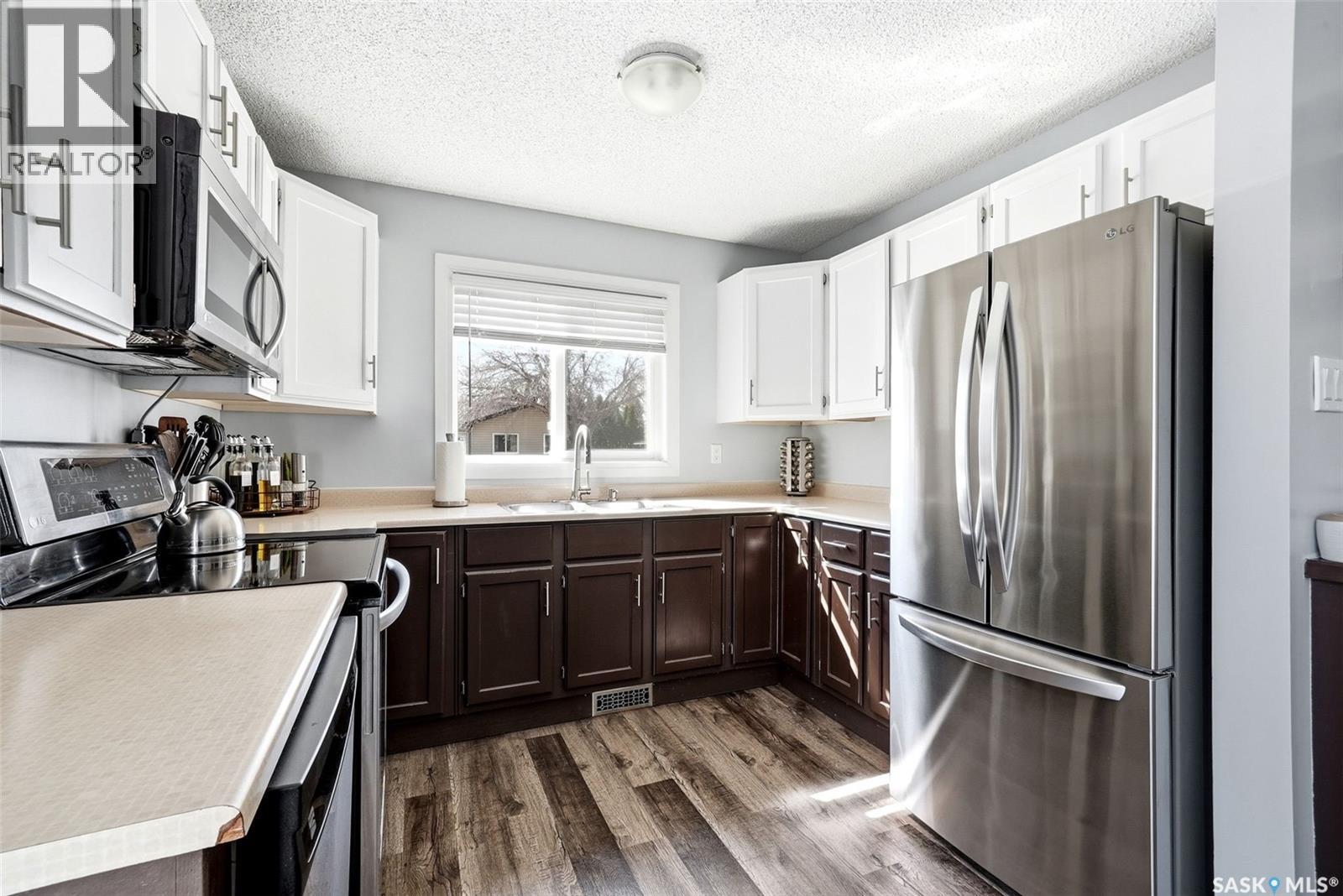 1134 Ferguson Crescent, Regina, Saskatchewan  S4N 6V4 - Photo 6 - SK035098