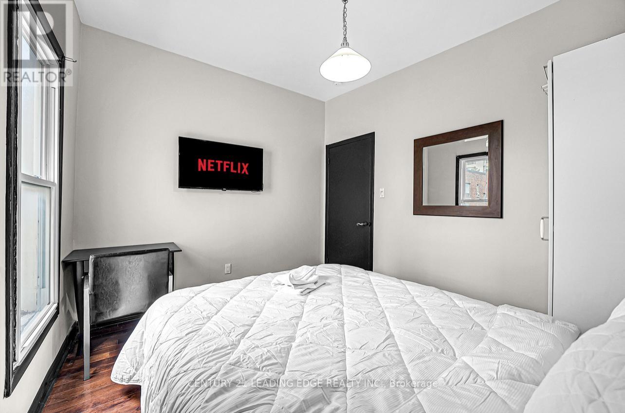 2 Monteith Street, Toronto, Ontario  M4Y 1K7 - Photo 15 - C13099606
