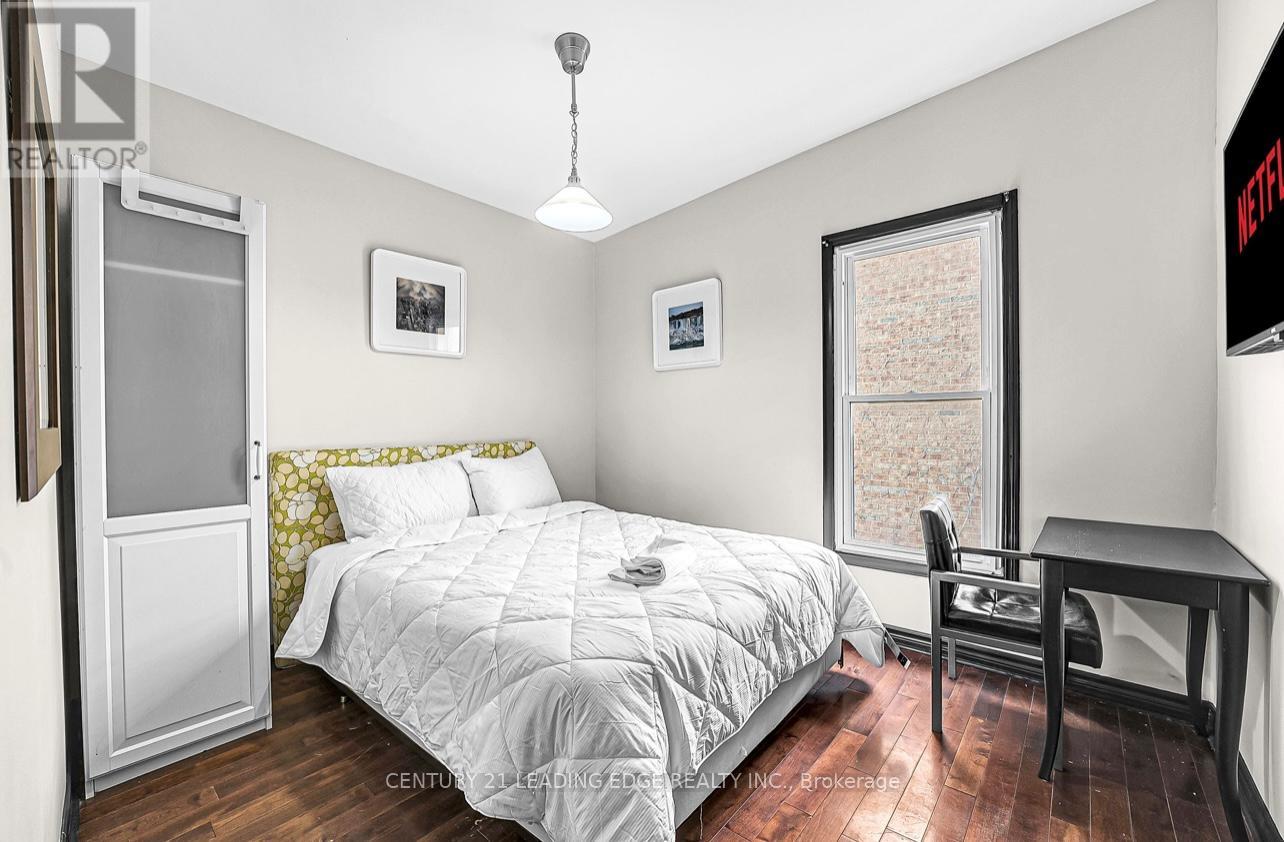 2 Monteith Street, Toronto, Ontario  M4Y 1K7 - Photo 14 - C13099606