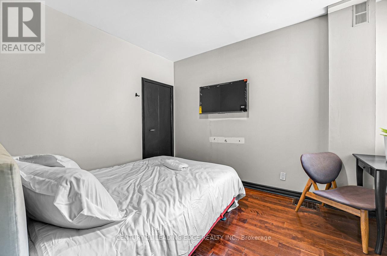 2 Monteith Street, Toronto, Ontario  M4Y 1K7 - Photo 12 - C13099606
