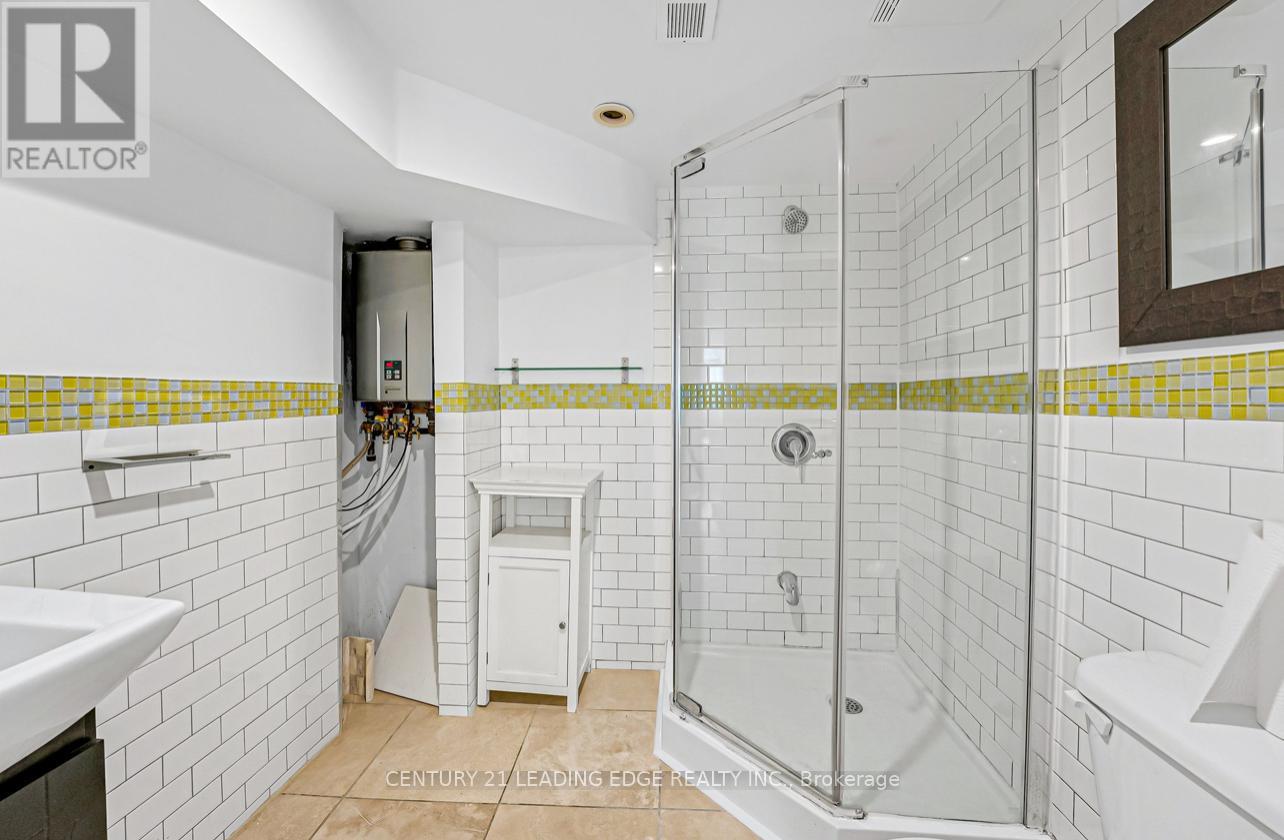 2 Monteith Street, Toronto, Ontario  M4Y 1K7 - Photo 25 - C13099606