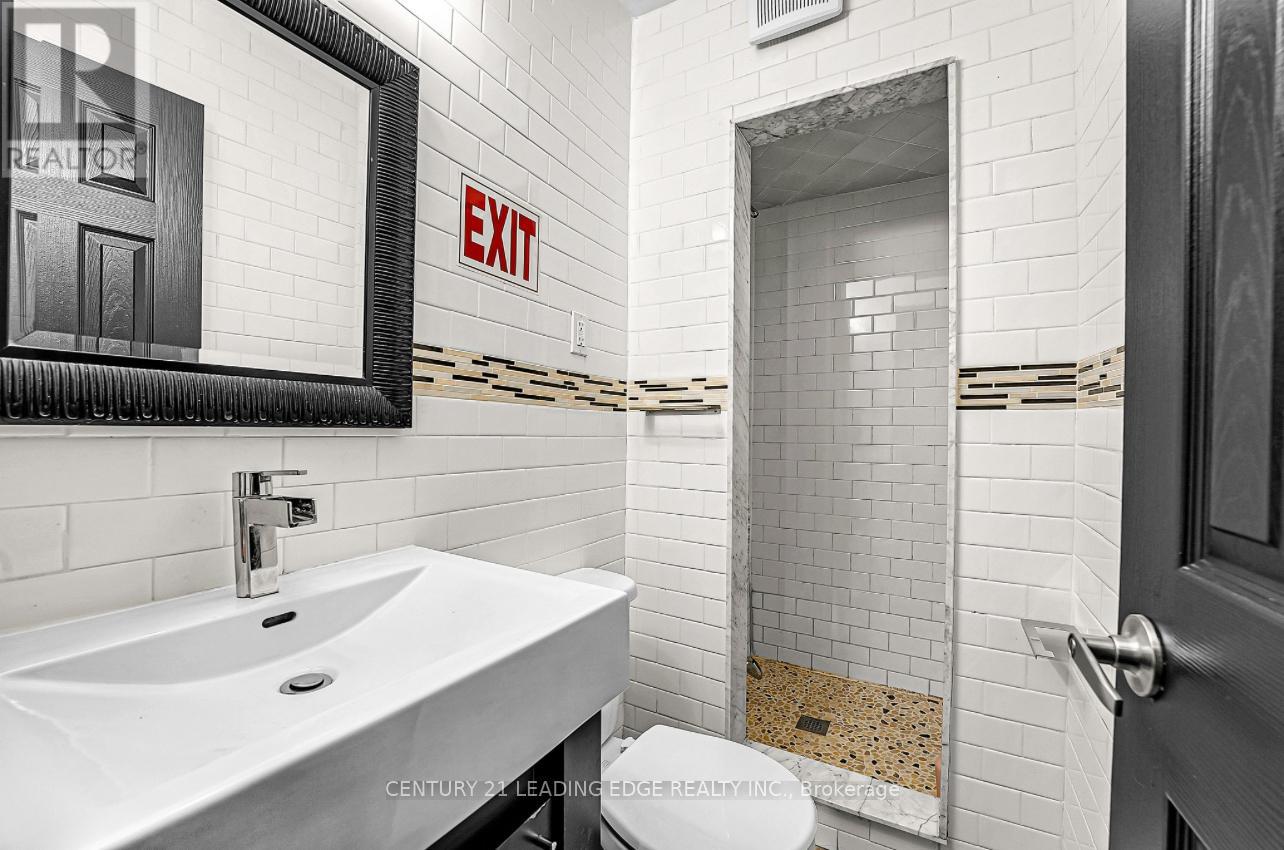 2 Monteith Street, Toronto, Ontario  M4Y 1K7 - Photo 8 - C13099606
