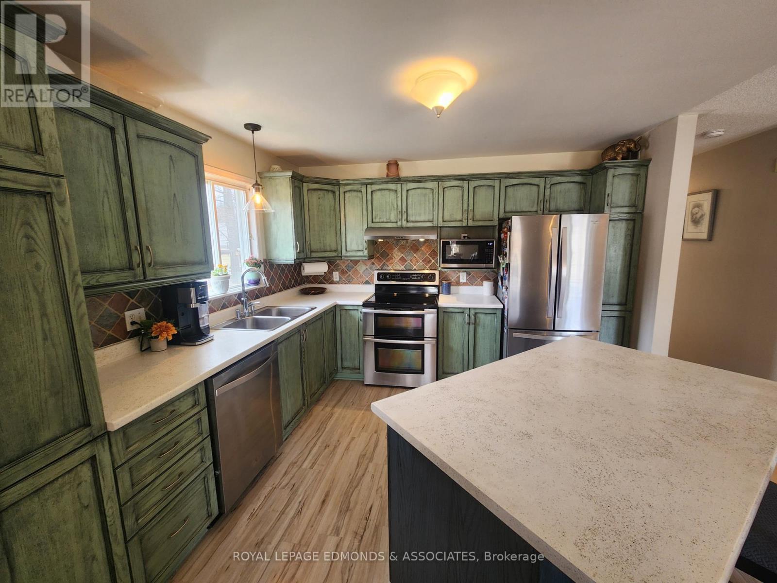 34 Bayshore Drive, Petawawa, Ontario  K8H 3R7 - Photo 13 - X12976596