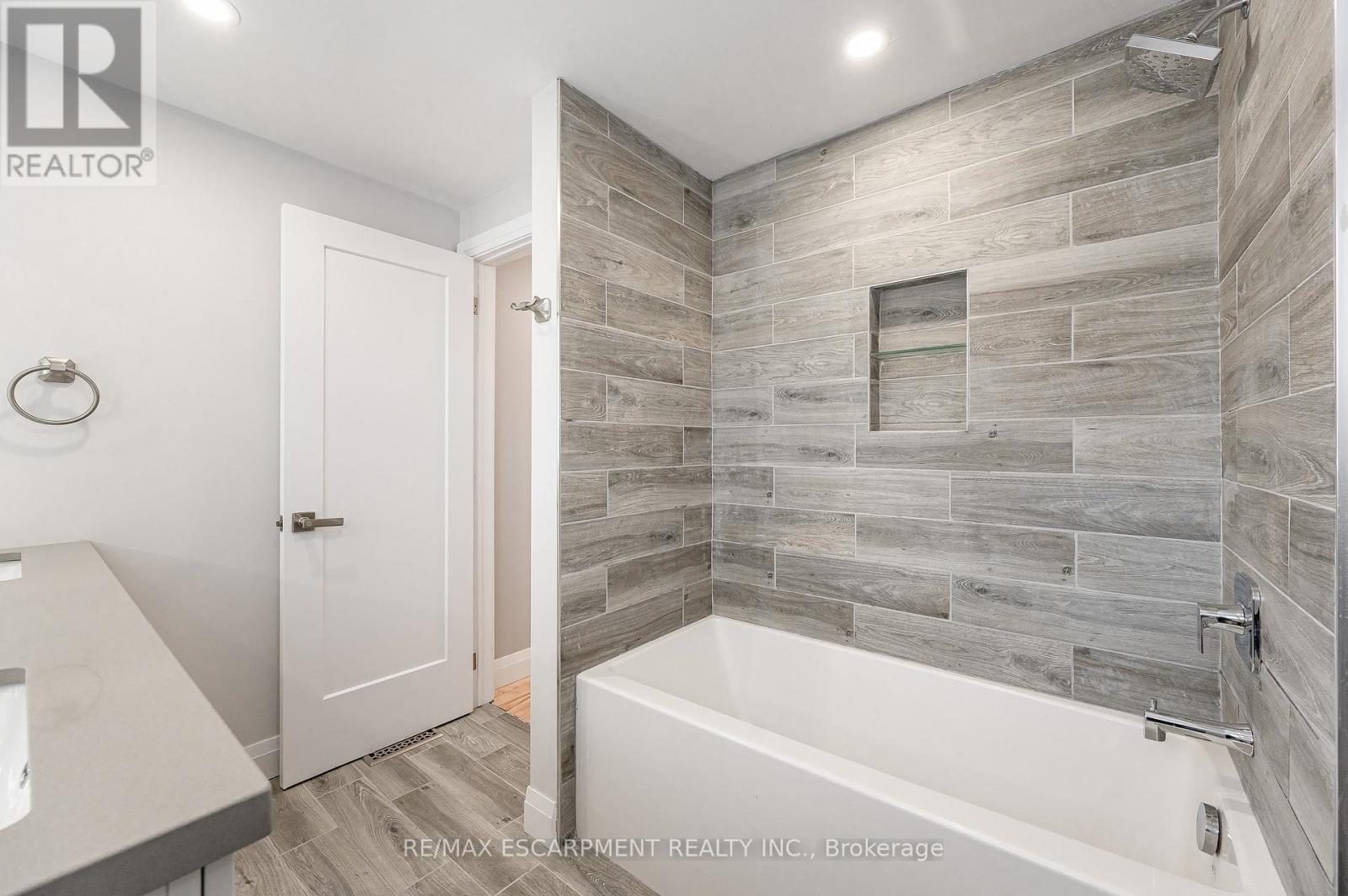 3 Benemar Court, Hamilton, Ontario  L8W 2R1 - Photo 14 - X13100988