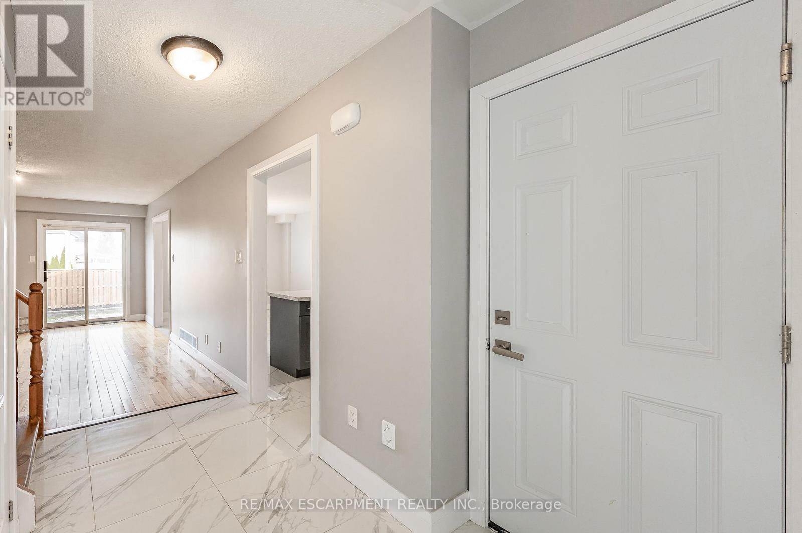 3 Benemar Court, Hamilton, Ontario  L8W 2R1 - Photo 4 - X13100988