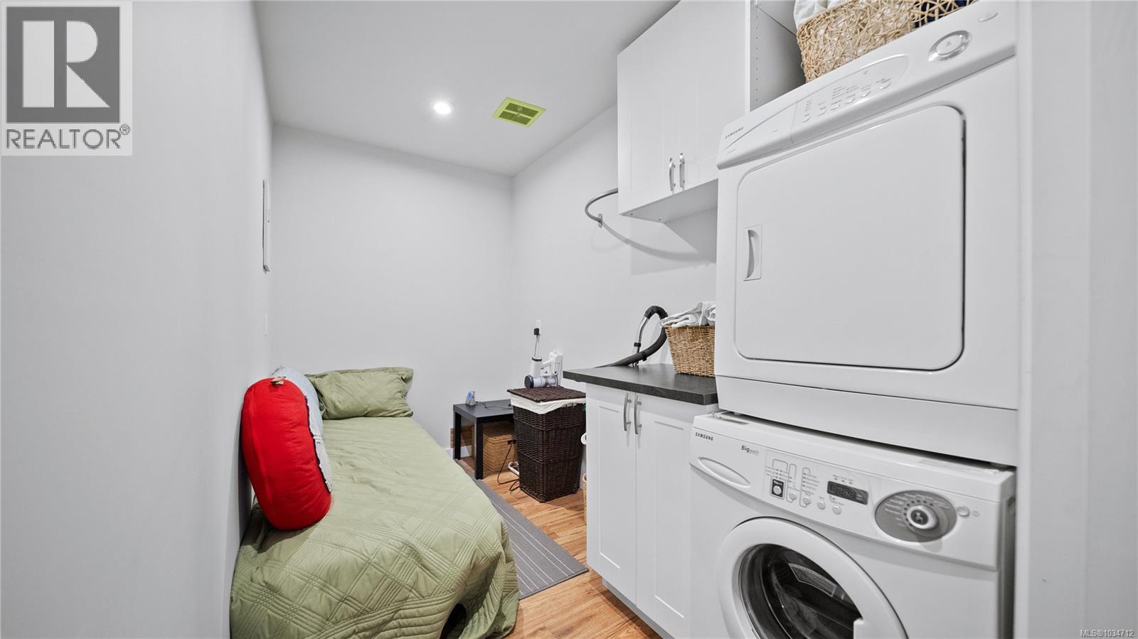 403 3170 Irma St, Victoria, British Columbia  V9A 1S8 - Photo 10 - 1034712