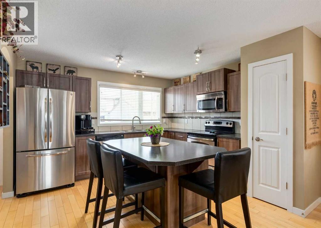 165 Walden Manor SE, Calgary, Alberta  T2X 0N6 - Photo 3 - A2306578