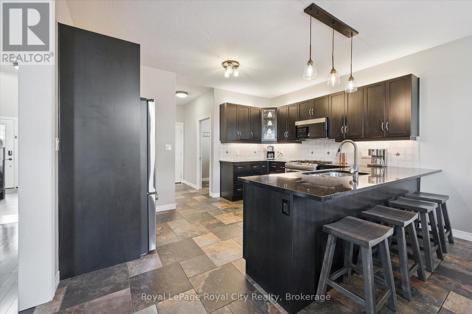24 Popham Drive, Guelph (Grange Road), Ontario  N1E 0B8 - Photo 12 - X13086298