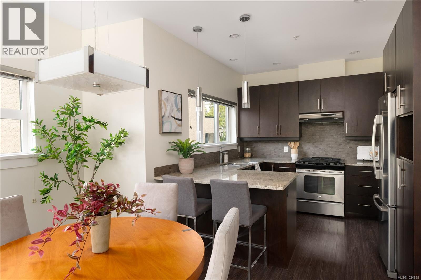 2 1234 Johnson St, Victoria, British Columbia  V8V 3P1 - Photo 12 - 1034995