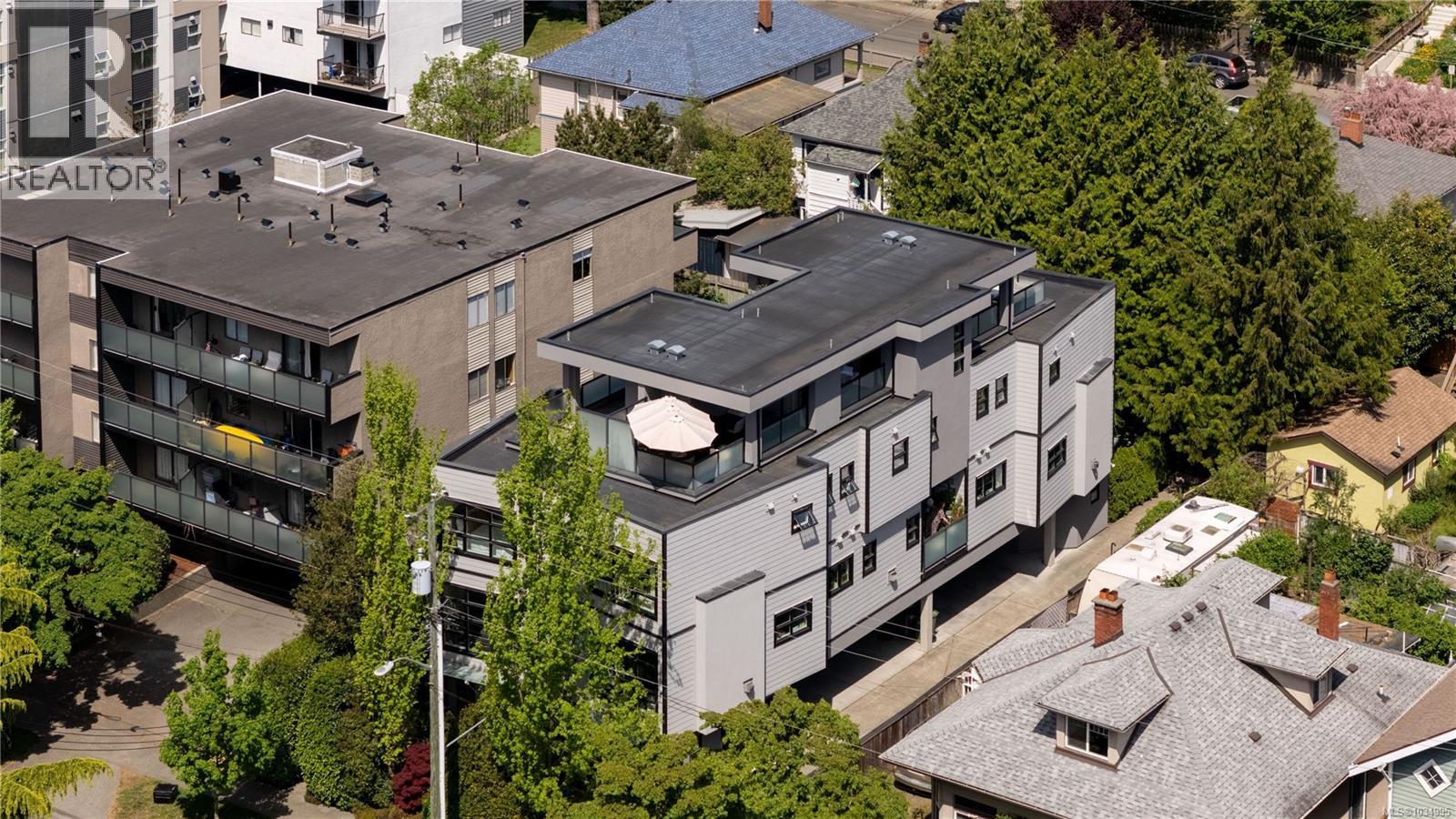 2 1234 Johnson St, Victoria, British Columbia  V8V 3P1 - Photo 3 - 1034995