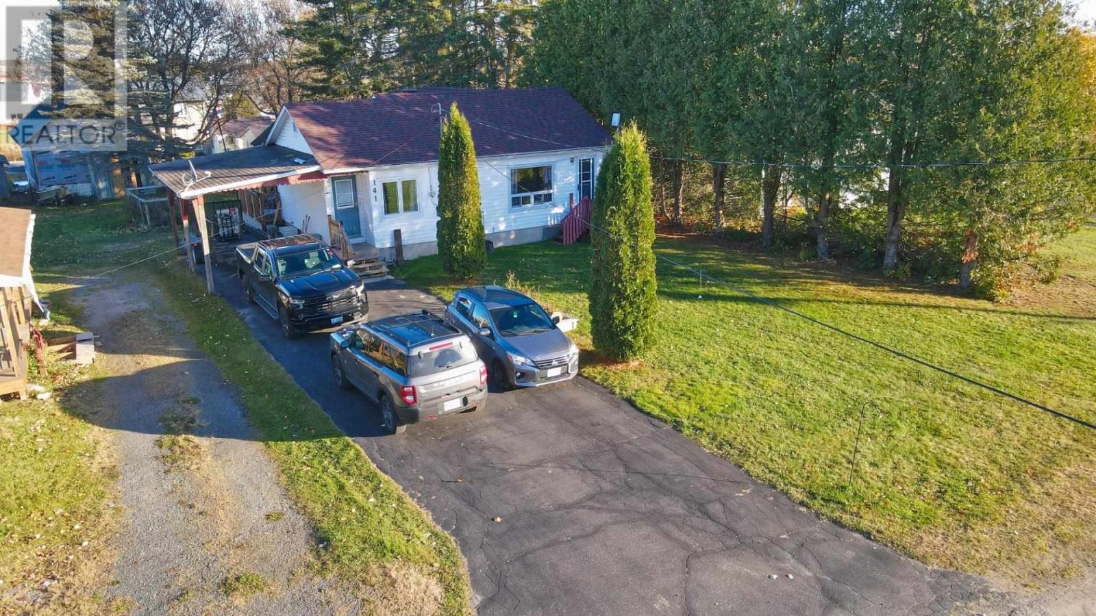 141 Federation St, Thessalon, Ontario  P0R 1L0 - Photo 2 - SM253230