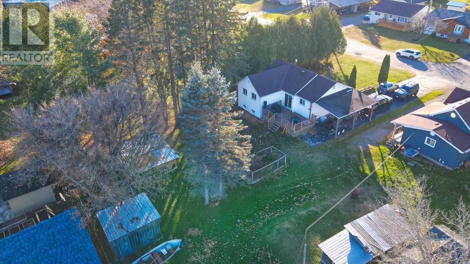 141 Federation St, Thessalon, Ontario  P0R 1L0 - Photo 8 - SM253230